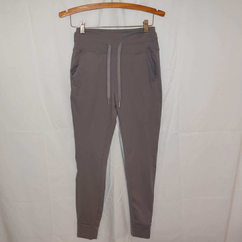 Leggings Sz Small Light Grey Long Ankle cuffs, hidden pocket & two front pockets